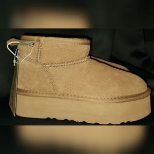 Bearpaw Retro Shorty Hickory Platform Boots Womens Size 6 NEW